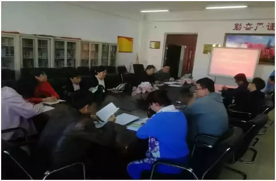 物理与电子信息学院做好新时期党建工作,迎接本科教学工作审核评估